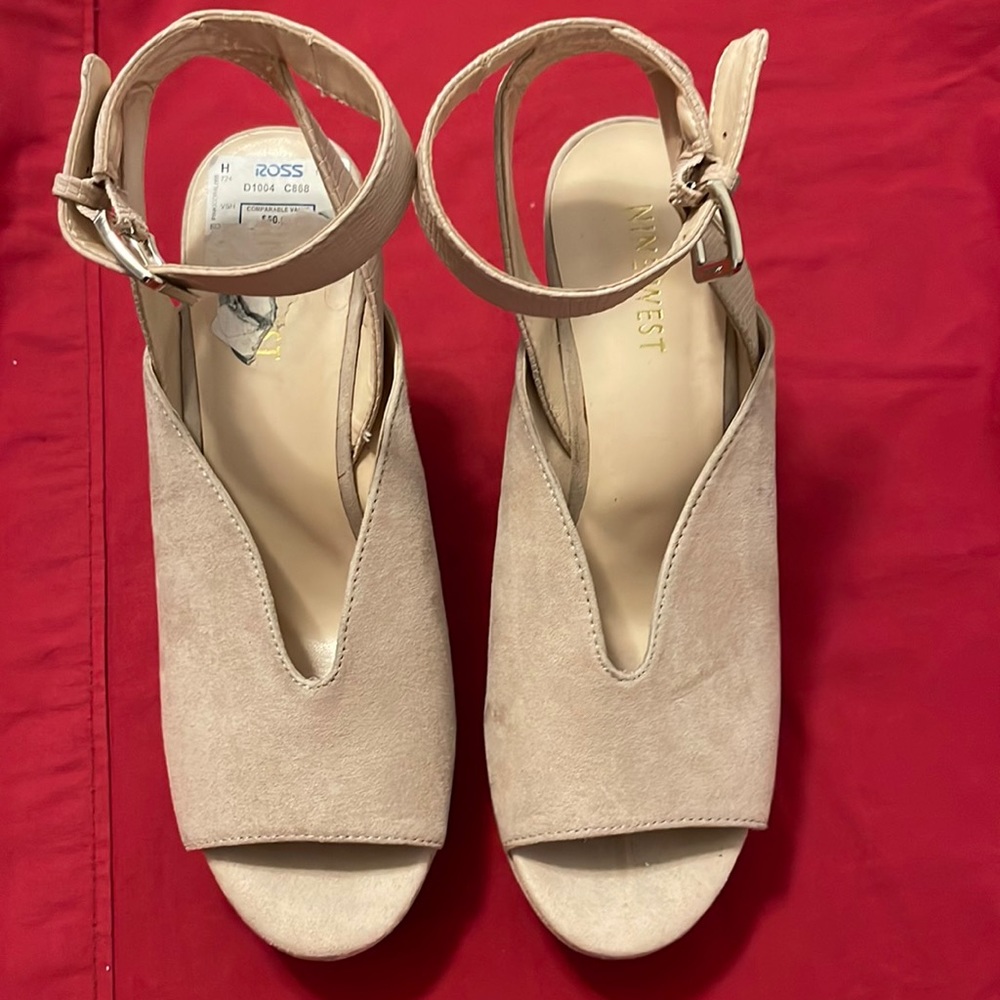 Women’s Nine West heeled sandals